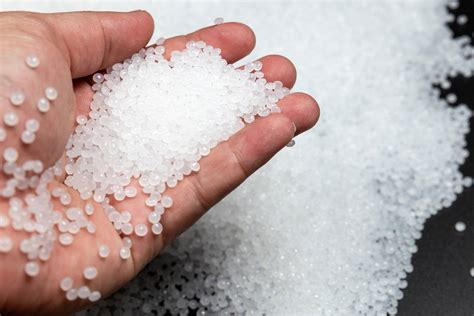  Polyethylene Terephthalate:  Güçlü ve Hafif Plastiklerin Devrimci Materyali!